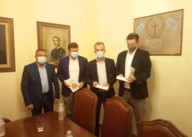 O Δήμαρχος Πηνειού υποδέχτηκε θερμά τους βουλευτές και στελέχη του ΣΥΡΙΖΑ