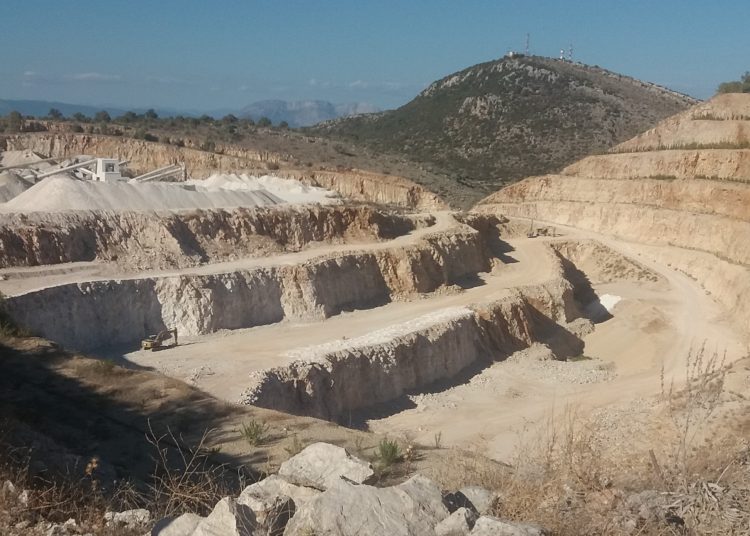 Οικολογική Δυτική Ελλάδα: Με τι υλικά θα γίνει η «Πατρών – Πύργου»; Παράνομα υλικά από κλειστό λατομείο σε προστατευόμενη περιοχή;