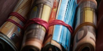 Επιστρεπτέα προκαταβολή: Σε 60 δόσεις η επιστροφή των χρημάτων, πότε πληρώνεται η πρώτη