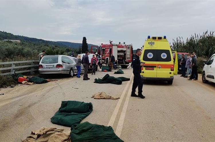 Πύλος: Θανατηφόρο τροχαίο με νεκροφόρα (εικόνες)