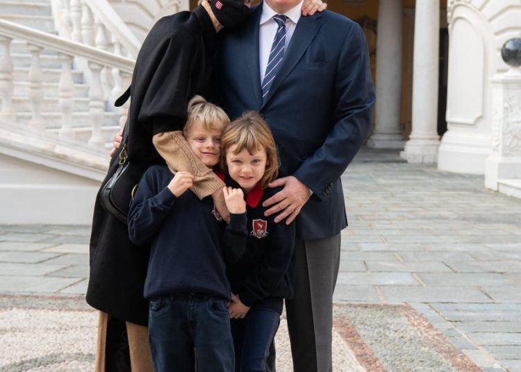 Πριγκίπισσα Σαρλίν του Μονακό: Επέστρεψε στο πριγκιπάτο μετά από 7 μήνες απουσίας