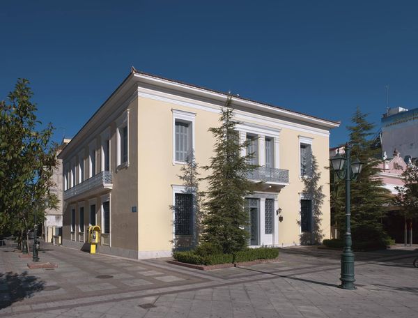 Ασχημαίνοντας ότι όμορφο έχει απομείνει στην Πόλη του Πύργου – Αυτή η πόλη το μόνο που φωτίζει πλέον είναι το σκοτάδι της…….