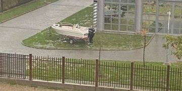 Βάρκα με μεγάλη μηχανή στο «Θεματικό Πάρκο Ξυστρή» έτοιμη… για κρουαζιέρα…