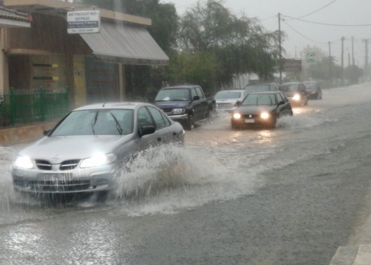 Λεχαινά: Ξανά πλημμύρισαν οι δρόμοι
