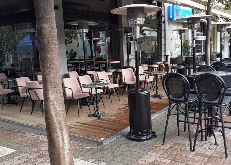 ΠΥΡΓΟΣ: Νέκρωσε η αγορά! Κλειστά καφέ, εστίαση, εμπορικά καταστήματα (φωτο)