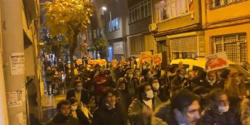 Οικονομικό κραχ στην Τουρκία: Καφές, ζάχαρη και λάδι με δελτίο – O κόσμος στους δρόμους ζητάει παραίτηση του Ερντογάν