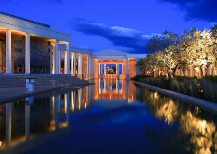 Και όμως: Το ακριβότερο ξενοδοχείο της Ευρώπης βρίσκεται στην Πελοπόννησο! Πόσο κοστίζει η βραδιά