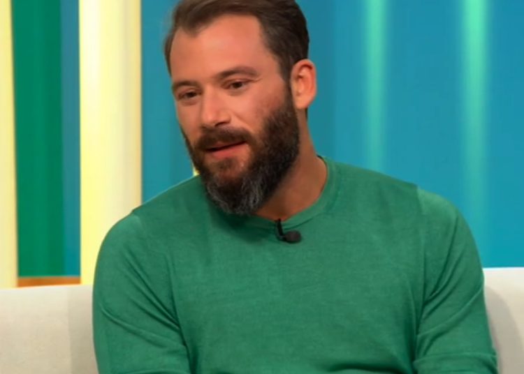 Ο ηθοποιός Αντίνοος Αλμπάνης με καταγωγή από Κατάκολο μιλά για τον καρκίνο