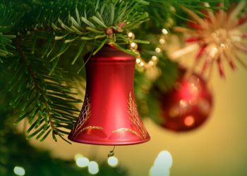 Xριστούγεννα με μέτρα για τους μη εμβολιασμένους διαμηνύει η κυβέρνηση