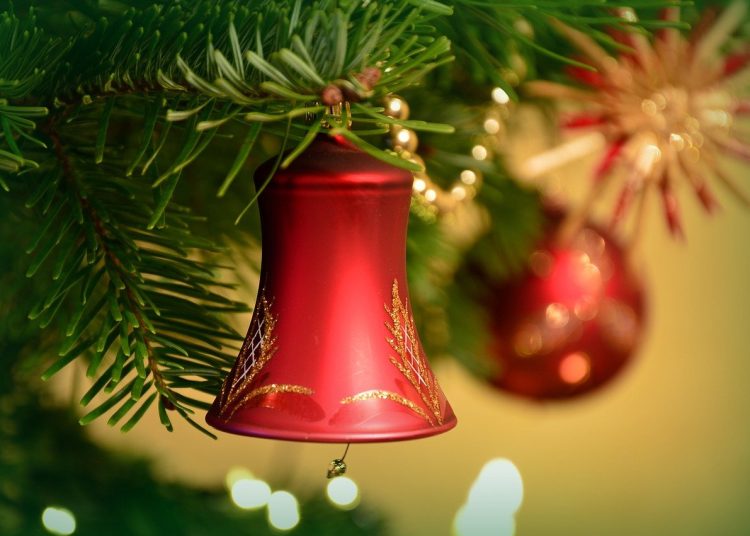 Xριστούγεννα με μέτρα για τους μη εμβολιασμένους διαμηνύει η κυβέρνηση