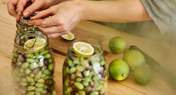 Σπιτικά μεσογειακά σνακ με ελιές!