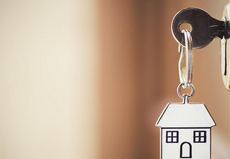 Ελλάδα: Ο μισός μισθός πάει στο ενοίκιο