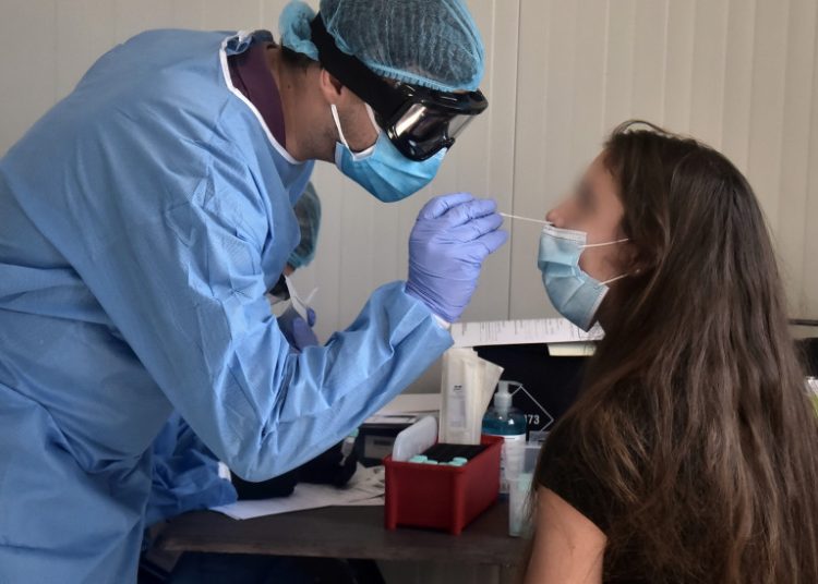 Κορωνοϊός: 7.108 νέα κρούσματα (41 η Ηλεία) – 93 νέοι θάνατοι – 612 οι διασωληνωμένοι  (24/11)