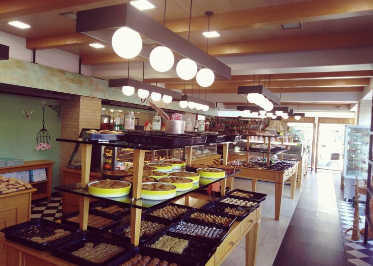 Ζαχαροπλαστείο Πάτσιος : Tα γλυκά της πόλης- Μέρες γεμάτες κρέμα και σοκολάτα