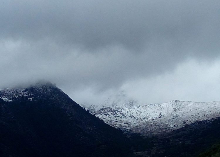 Στην Αγία Κυριακή στον Ερύμανθο το πρώτο χιόνι