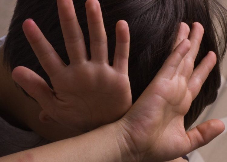 Νηπιαγωγός κατηγορείται για σεξουαλική κακοποίηση 4χρονου – Ξεσπά ο πατέρας