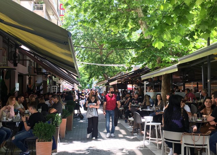 Εστίαση: Τα νέα μέτρα ισοδυναμούν με άτυπο lockdown λέει η αγορά
