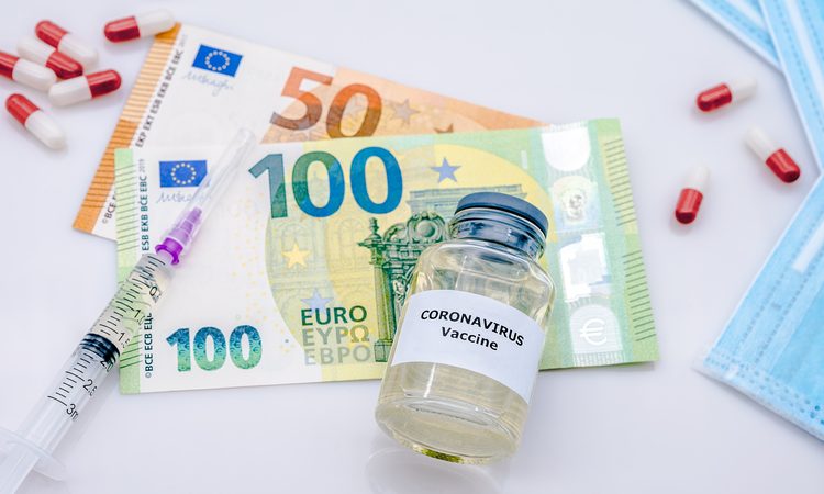 Πρόστιμο 100 ευρώ: Μόνο με εμβολιασμό όχι με ραντεβού η αποφυγή της «καμπάνας»