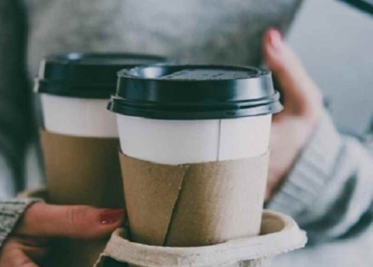 «Χαράτσι» σε χάρτινα προϊόντα μίας χρήσης – Πρόσθετο κόστος για την εστίαση