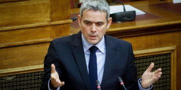 Ένα βήμα πριν τη διασωλήνωση ο Κώστας Καραγκούνης – Συγκλονίζουν τα λόγια του