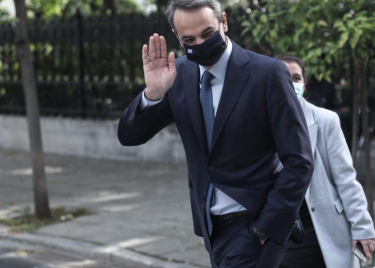 Γράφει ο Νίκος Βέρρας: Η χώρα στον αυτόματο, ο Πρωθυπουργός κάνει διακοπές