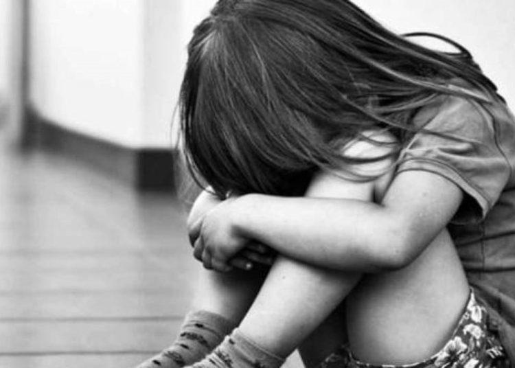 Γονείς χτύπησαν την κόρη τους επειδή δεν πήρε πτυχίο Αγγλικών!