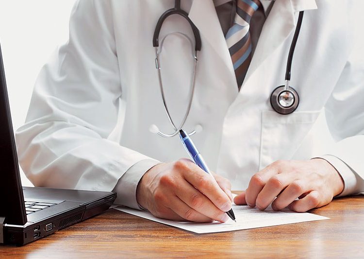 Μεγάλη επιχείρηση από τους «αδιάφθορους» της ΕΛΑΣ: 13 συλλήψεις για χρηματισμό γιατρών και παράνομες συνταγογραφήσεις