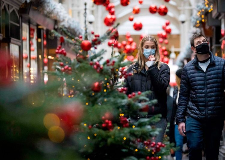 Σε δύο «κύματα» τα μέτρα, εισηγούνται οι ειδικοί -Τι προτείνουν να ισχύσει από 3 Ιανουαρίου