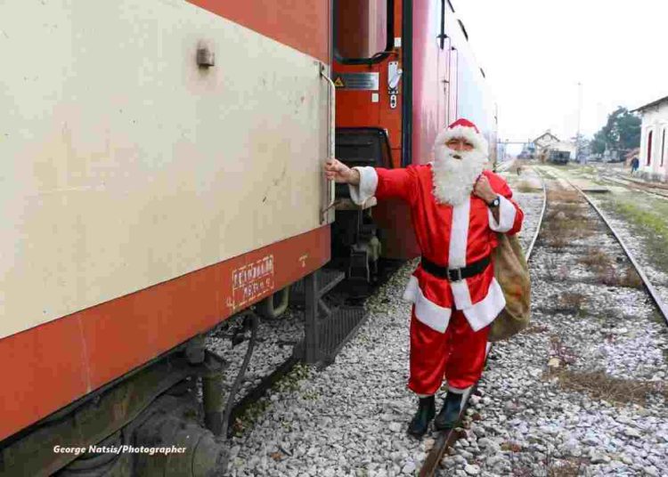 Ο Άη Βασίλης και ο κ.Κοτταράς φέρνουν το τρένο στην Ηλεία μέχρι το 2024!!!