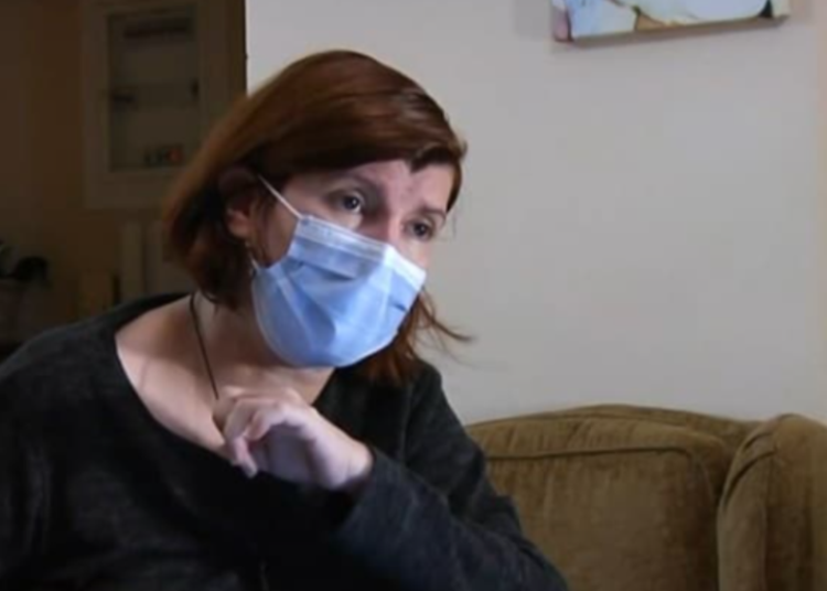 Αγρίνιο-Η καταγγελία της σύζυγου διασωληνωμένου: “Μας παρέκαμψαν για τον Μητροπολίτη Κοσμά”