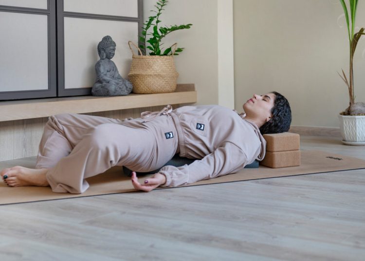 Τέσσερις ασκήσεις για ήρεμο ύπνο – Ποια είναι η κατάλληλη στιγμή να τις κάνετε