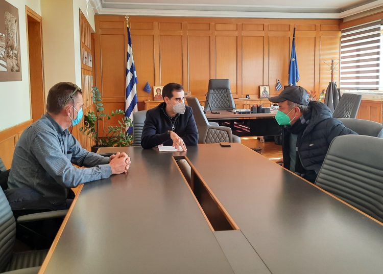 Συνάντηση Αντιπεριφερειάρχη Γιαννόπουλου με εκπροσώπους των χωριών Χειμαδιού και Κουτσοχέρας