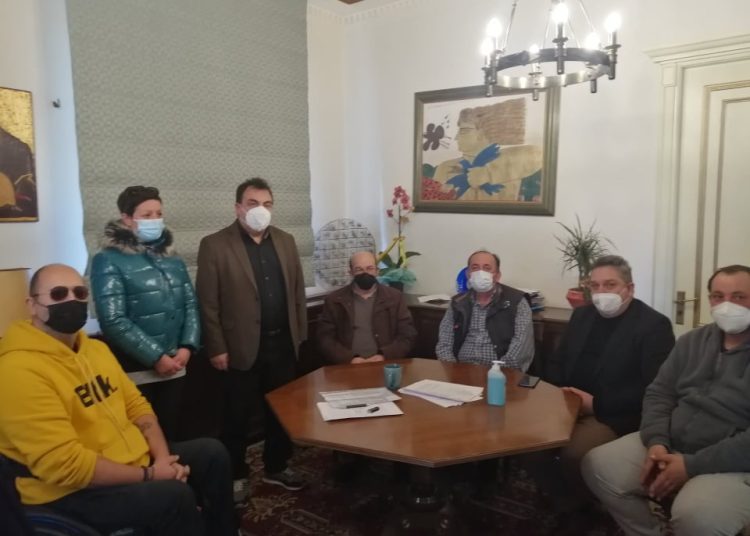 Δήμος Πύργου: Οικονομική ενίσχυση της πολυμελούς οικογένειας που κάηκε το σπίτι στο Λατζόϊ