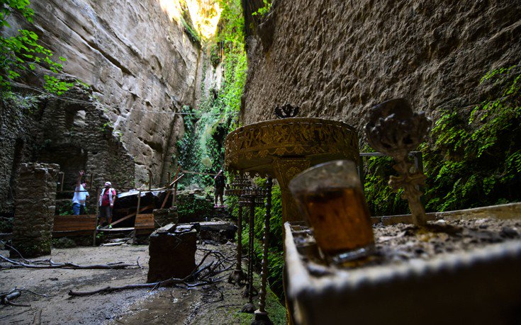 To πιο “συγκλονιστικό” μοναστήρι της Ελλάδας βρίσκεται στην Ηλεία