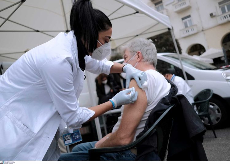Έρχεται υποχρεωτικός εμβολιασμός για τους άνω των 50 – Ανακοινώσεις τις επόμενες μέρες