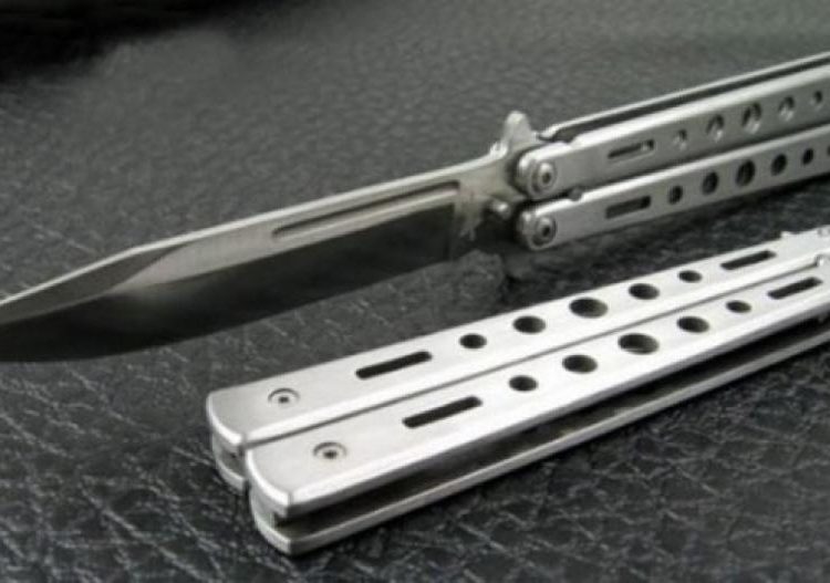 Πύργος: Ανήλικα παιδιά κυκλοφορούσαν με σουγιά και “πεταλούδα”