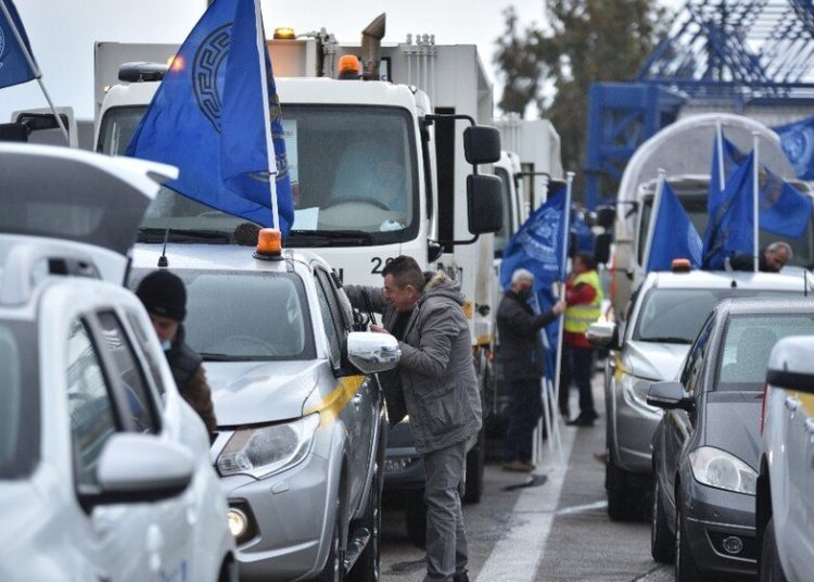 Mοτοπορεία του Δήμου Πατρέων στην Αθήνα – Δήμος και πάνω από 100 φορείς καταθέτουν αιτήματα της πόλης στην Αθήνα. H Ηλεία ΔΕΝ έχει αιτήματα;