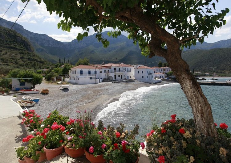 Η μαγική γωνιά της Πελοποννήσου που σε κάνει να νιώθεις πως βρίσκεσαι σε νησί