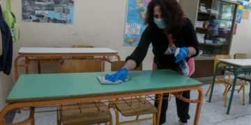 Τζανάκης: Αν ανοίξουμε τα σχολεία θα κλείσουν μετά από ένα πενθήμερο, δεκαήμερο