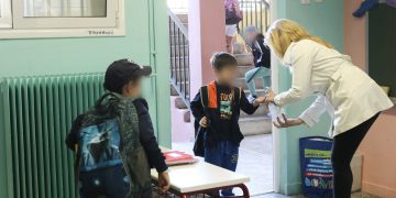 Σχολεία: Ανοίγουν τη Δευτέρα -Τι ισχύει με τεστ, καραντίνες, πλήρης οδηγός για την επιστροφή