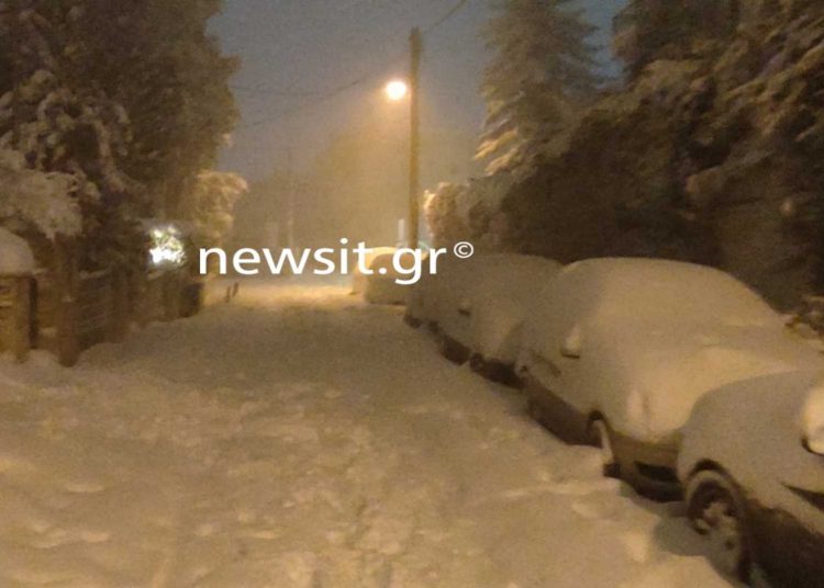 Κακοκαιρία Ελπίς: Ο στρατός στην Αττική Οδό – Γενική αργία σε δημόσιο και ιδιωτικό τομέα για κάποιες περιοχές