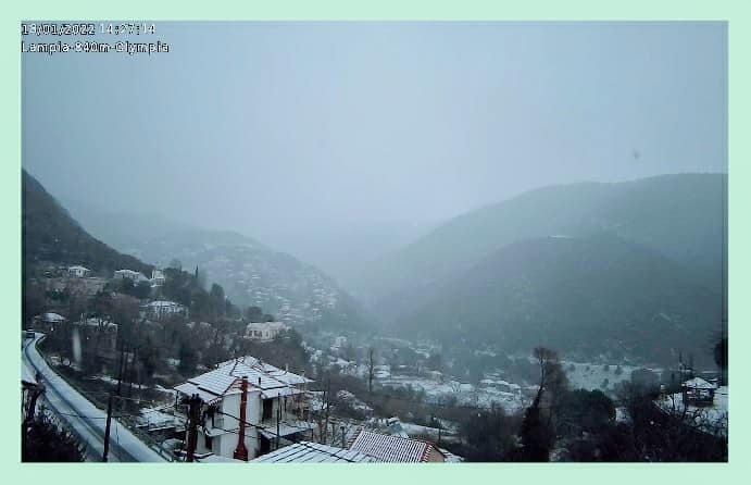 Χιονόπτωση σε Δίβρη και Αγία Κυριακή σήμερα