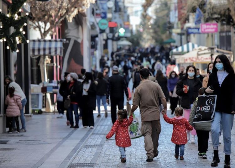 Νέα μέτρα: Τι αλλάζει από 19 Φεβρουαρίου σε εστίαση, διασκέδαση, γήπεδα και τηλεργασία