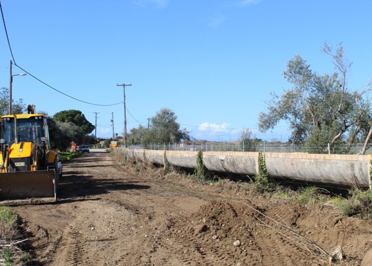 Ξεκίνησαν τα έργα ασφαλτόστρωσης σε αγροτική περιοχή μεταξύ Αμαλιάδας και Μαραθιάς