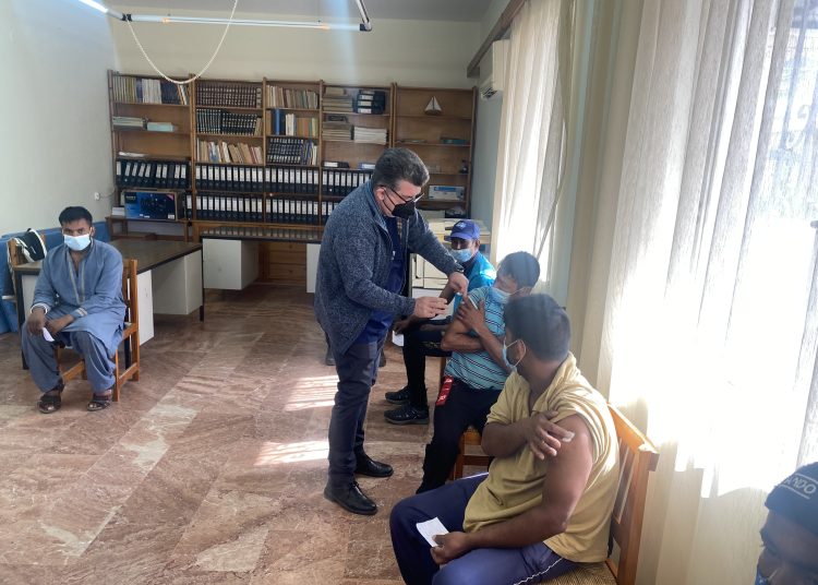 Μανολάδα: Συνεχίζονται οι εμβολιασμοί σε εργάτες γης