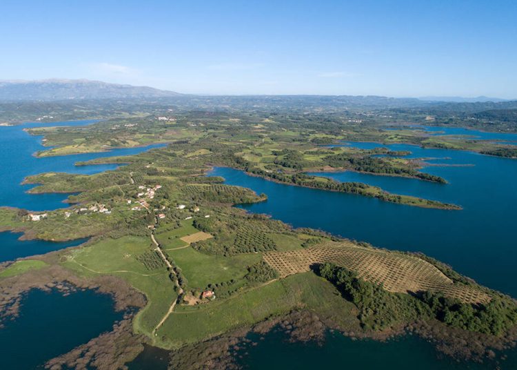 Αμαλιάδα: Καταψηφίστηκαν στο δημοτικό συμβούλιο τα φωτοβολταϊκά στη λίμνη Πηνειού