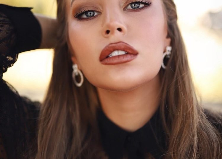 Η Ανδρομάχη από τα Λεχαινά μίλησε για την περιπέτεια της με προσωπικές φωτογραφίες της που βγήκαν στο φως