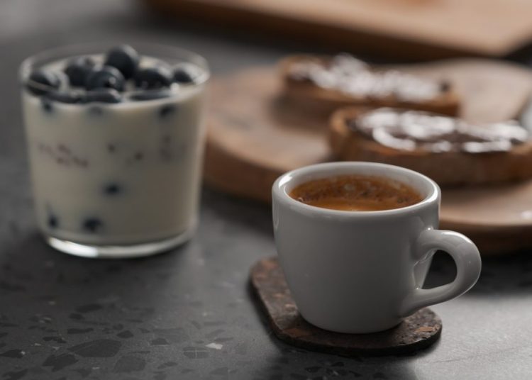 Ήξερες ότι ο ελληνικός καφές εξασφαλίζει μακροζωία;