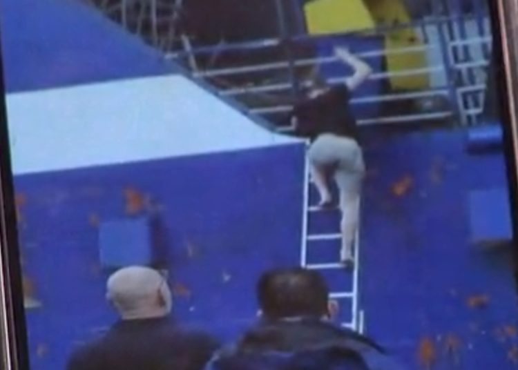 Euroferry Olympia: Βρέθηκε ζωντανός ο ένας από τους αγνοούμενους