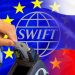 Τι είναι το SWIFT – Κίνδυνοι για νέο ράλι του πληθωρισμού – Τι θα αλλάξει για τη Ρωσία και πώς θα απαντήσει
